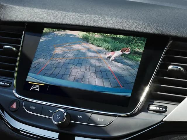 أسترا الهاتشباك