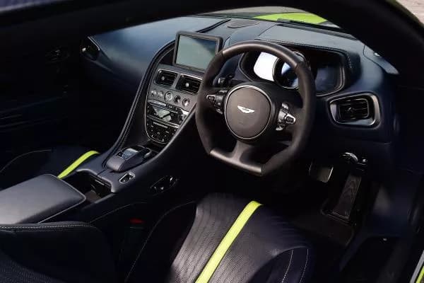 DB11 AMR
