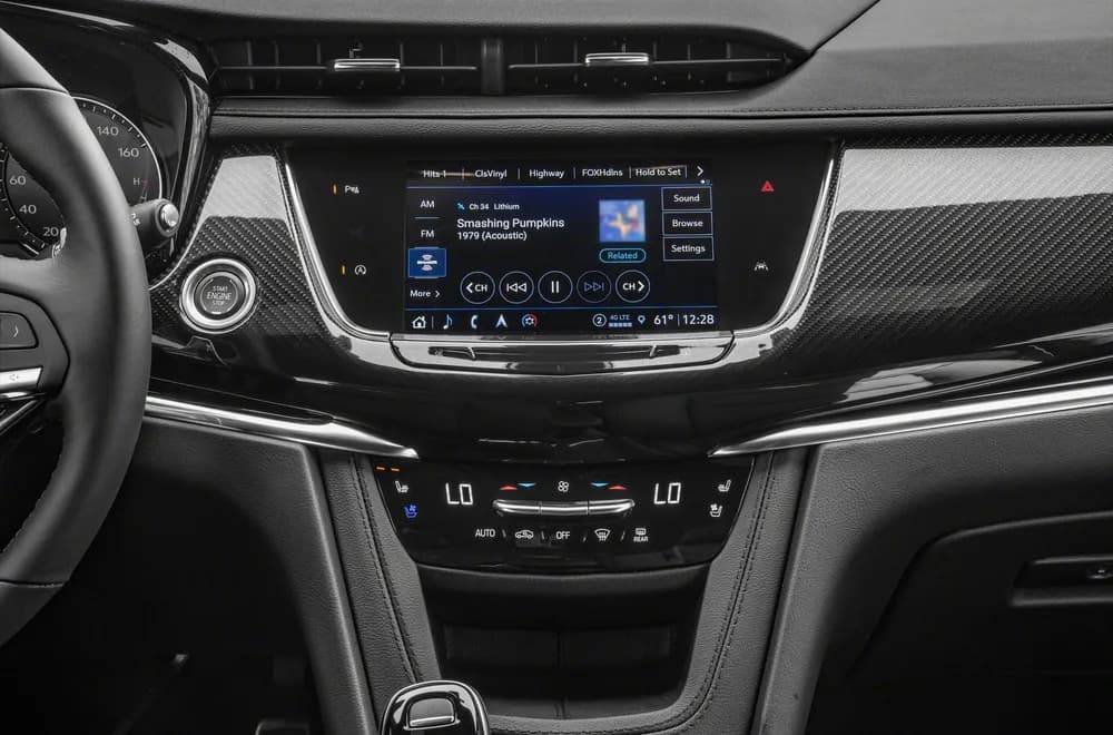XT6