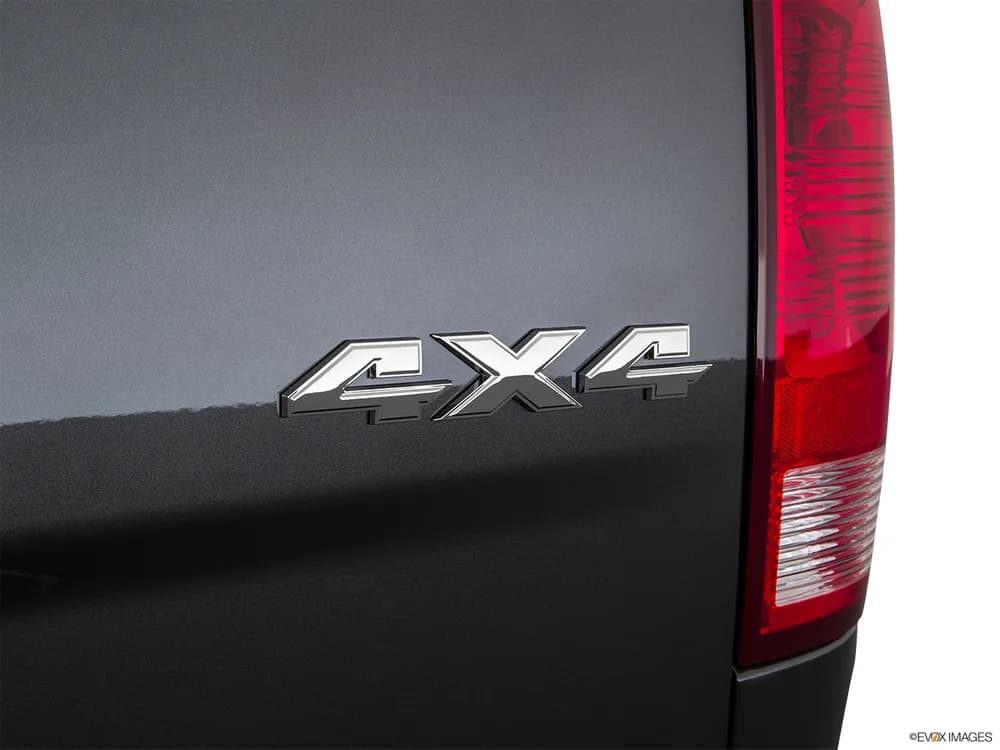 Express Crew Cab (Base)