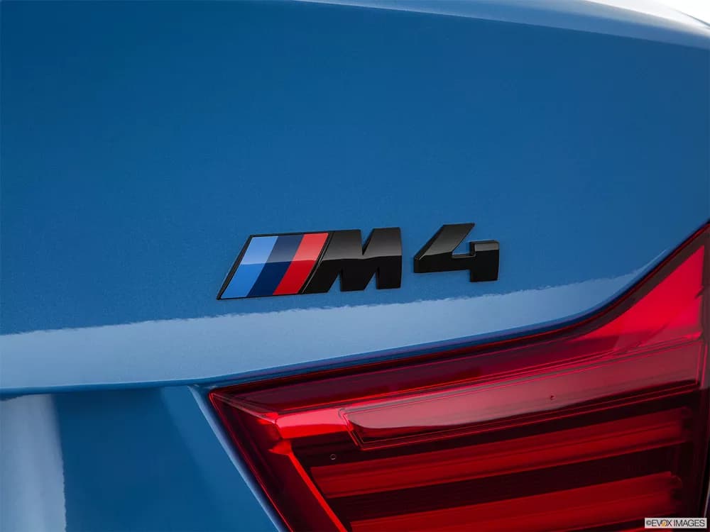BMW M4 Coupe 2018 Competition Package