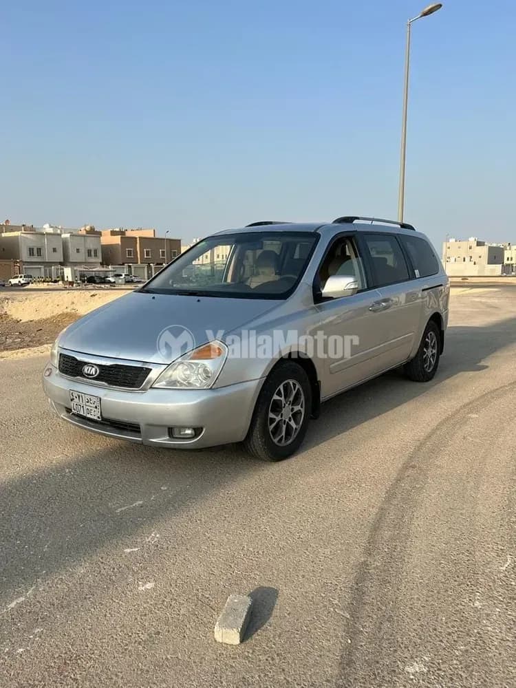 Used Kia Carnival 2015