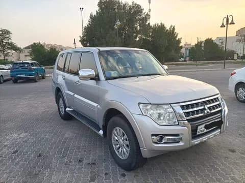 Used Mitsubishi Pajero 3.5L 5 Door 2015 Used Mitsubishi Pajero 3.5L 5 Door 2015 used_cars.forSale