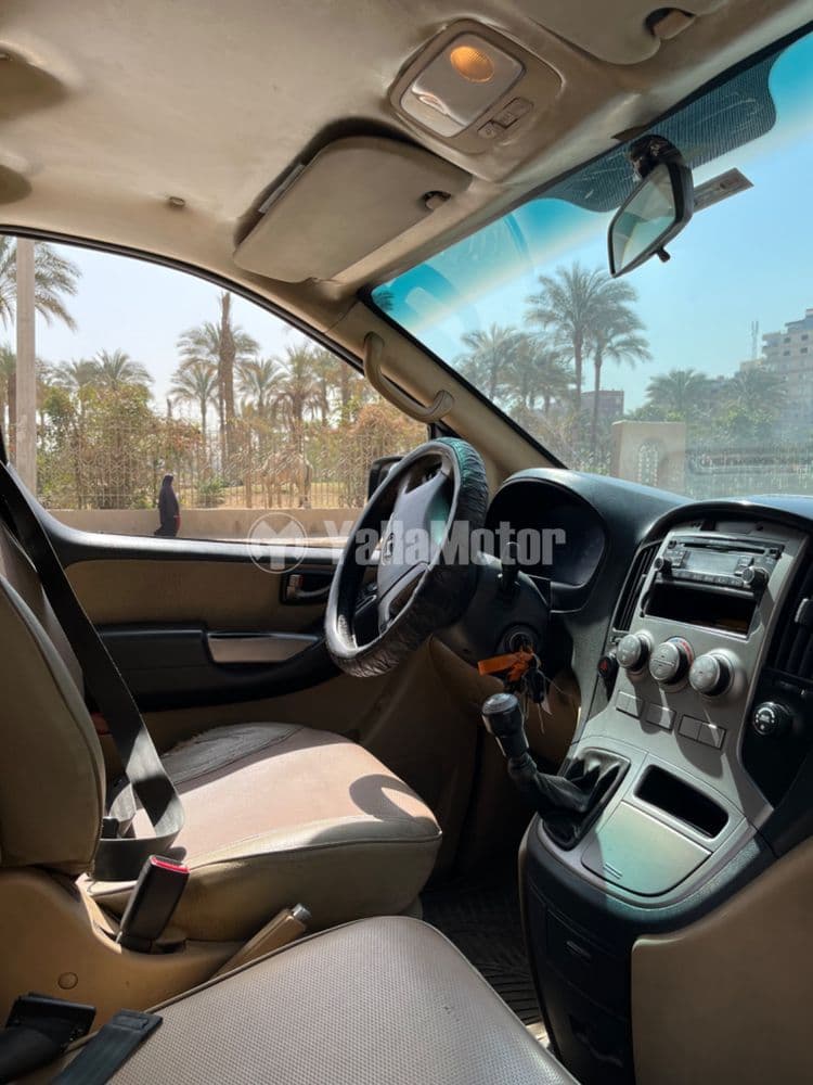 Used Hyundai H1 12-Seater Passenger Van 2011
