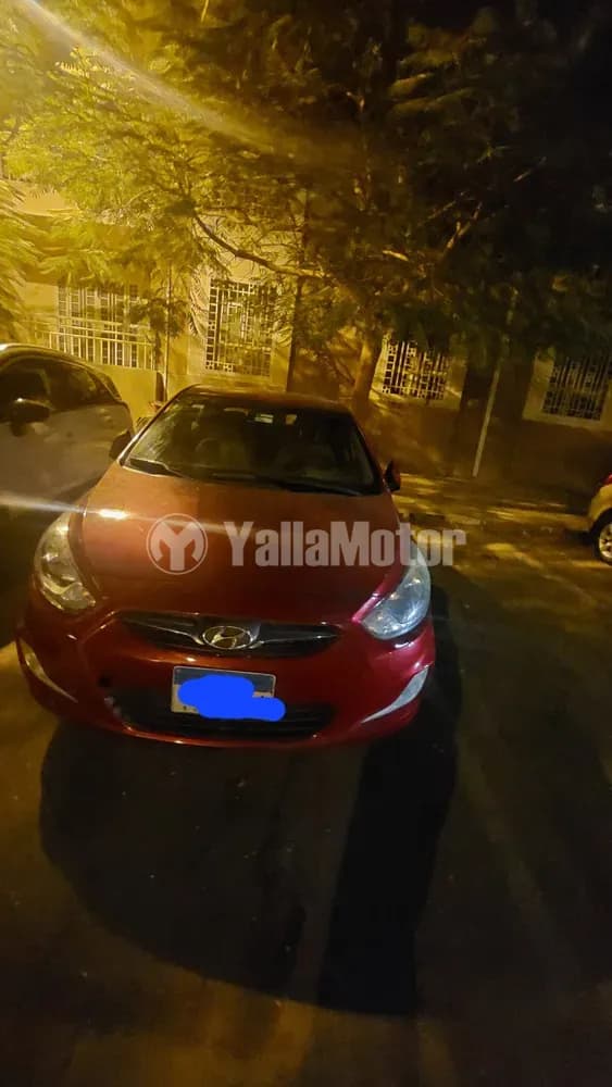هيونداي أكسينت هاتشباك 1.6L GL 2015 مستعملة