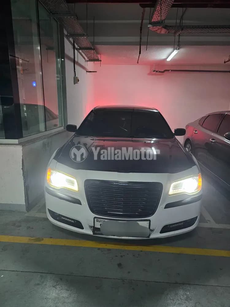 Used Chrysler 300C 5.7L 2013