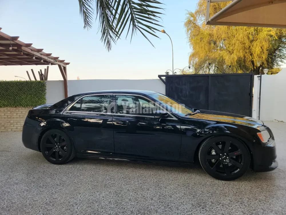 Used Chrysler 300C SRT8 6.4 L 2012