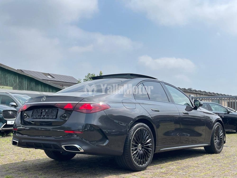 New Mercedes-Benz E-Class E 200 AMG 2025
