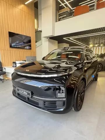 Li Auto L9 1.5T Ultra 2024 مستعملة Li Auto L9 1.5T Ultra 2024 مستعملة للبيع