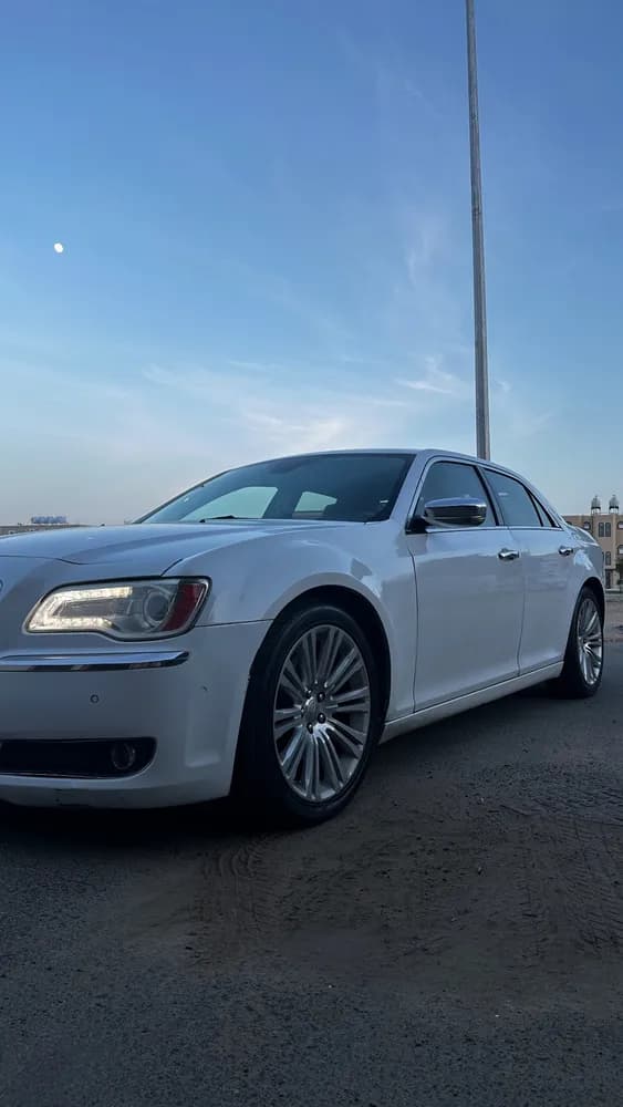كرايسلر 300 سي 5.7L 2014 مستعملة