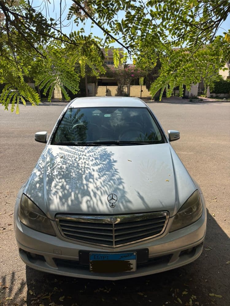 مستعملة مرسيدس بنز الفئة سي C 180 2010