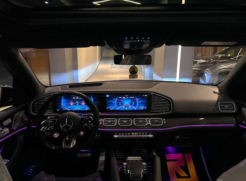 New Mercedes-Benz GL-Class 2025