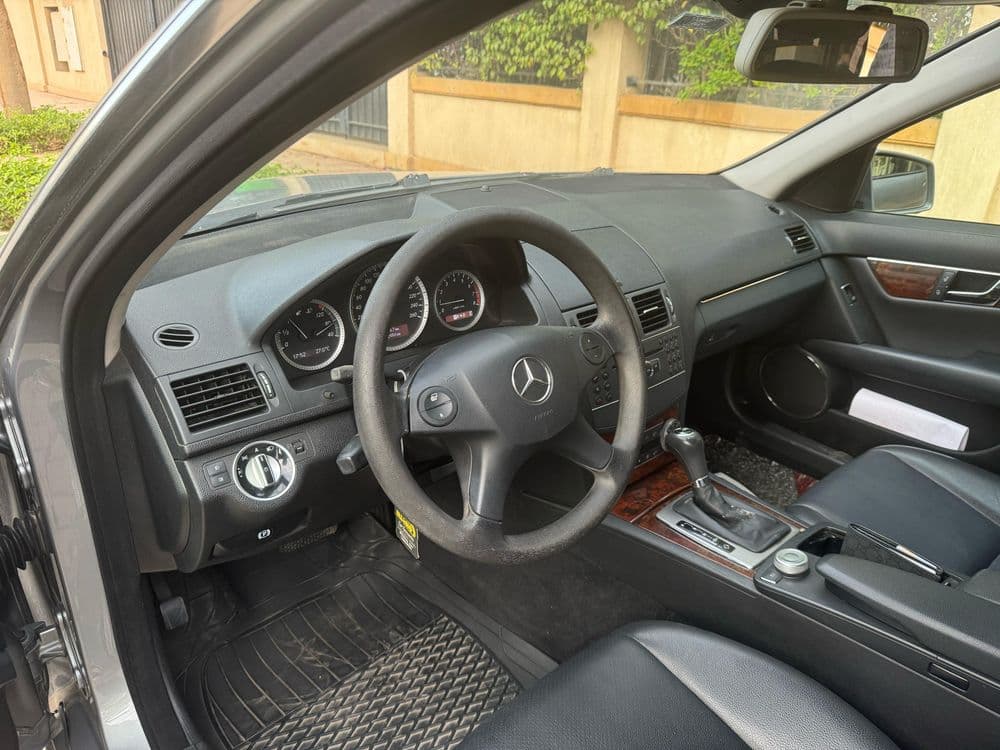 مرسيدس بنز الفئة سي C 180 2011 مستعملة