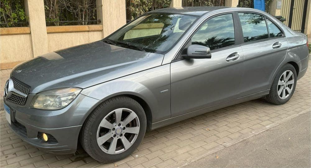 مرسيدس بنز الفئة سي C 180 2011 مستعملة