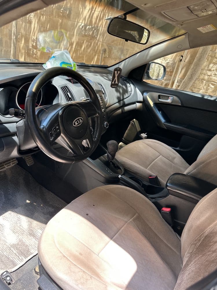 كيا سيراتو 1.6L Sedan 2011 مستعملة