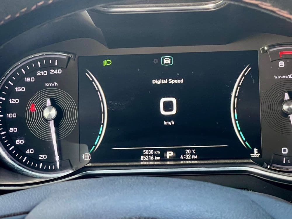 إم جي 6 1.5T LUX Red Interior 2022 مستعملة