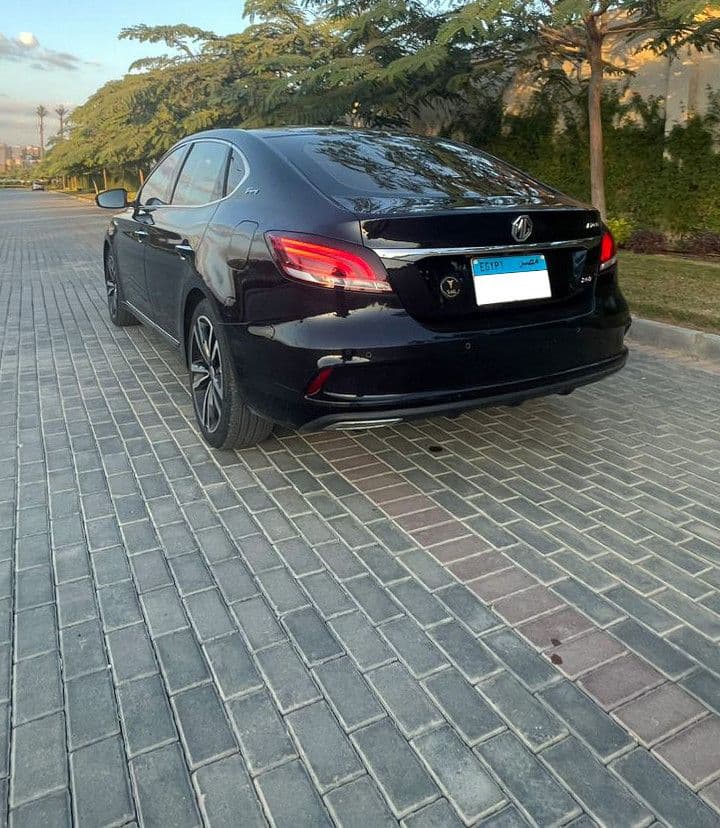 إم جي 6 1.5T LUX Red Interior 2022 مستعملة