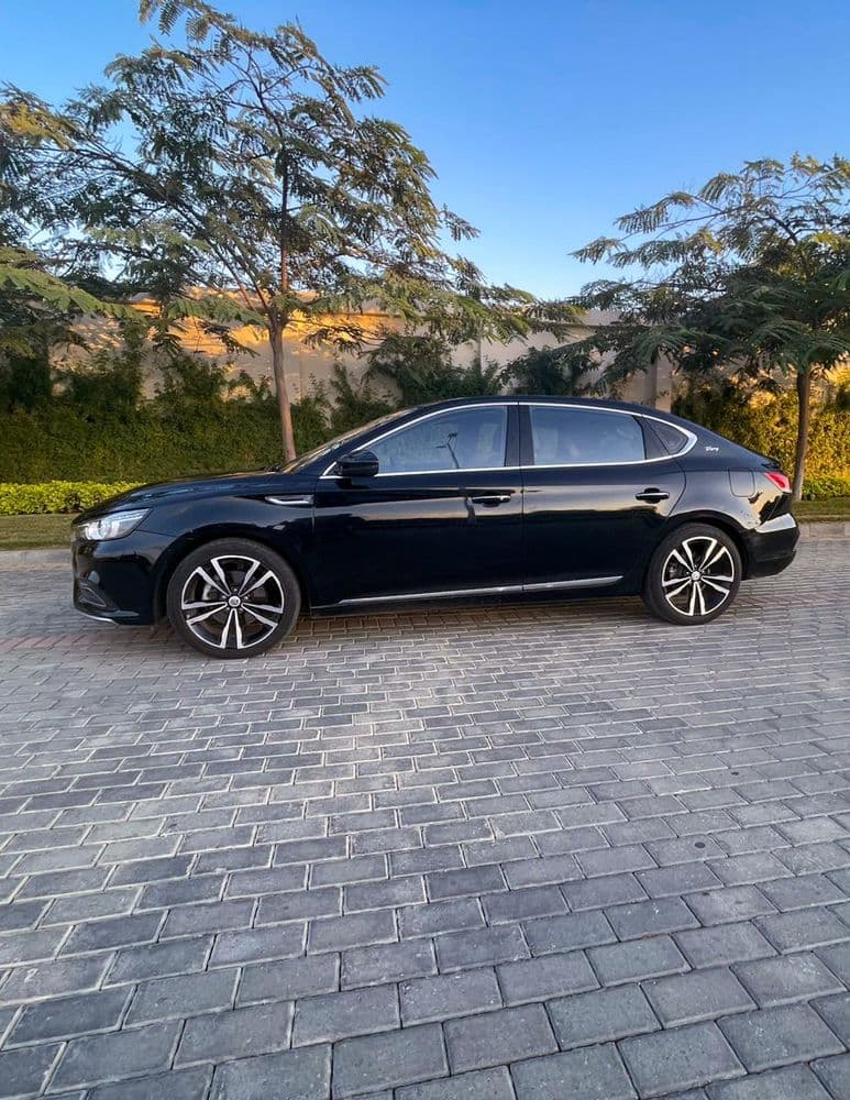 إم جي 6 1.5T LUX Red Interior 2022 مستعملة