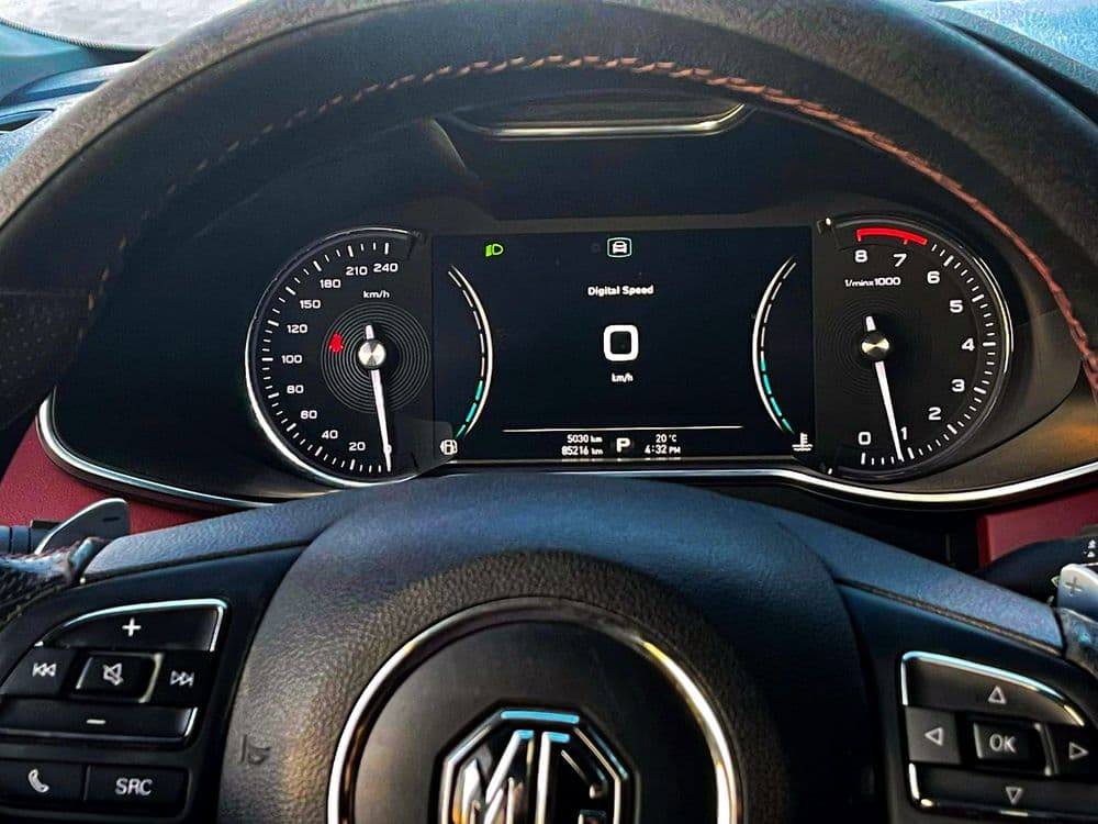 إم جي 6 1.5T LUX Red Interior 2022 مستعملة