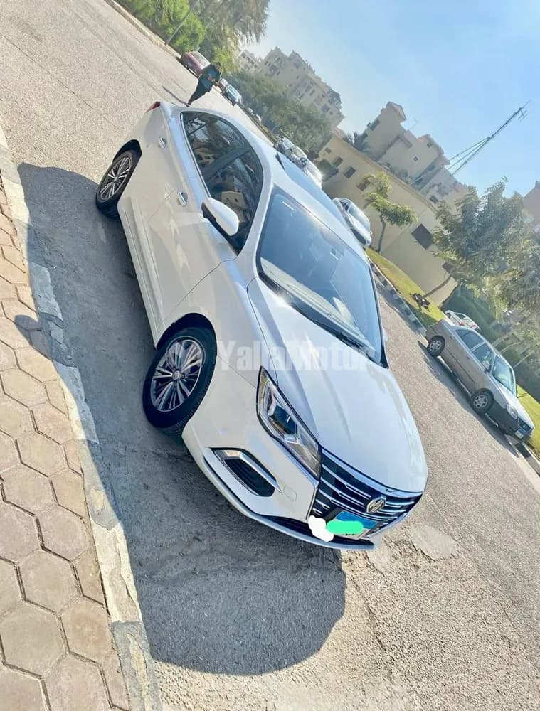 إم جي 5 1.5L LUX 2022 مستعملة