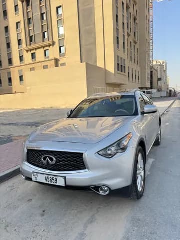 انفينيتي كيو اكس70 3.7L Luxe Sensory 2019 مستعملة انفينيتي كيو اكس70 3.7L Luxe Sensory 2019 مستعملة used_cars.forSale