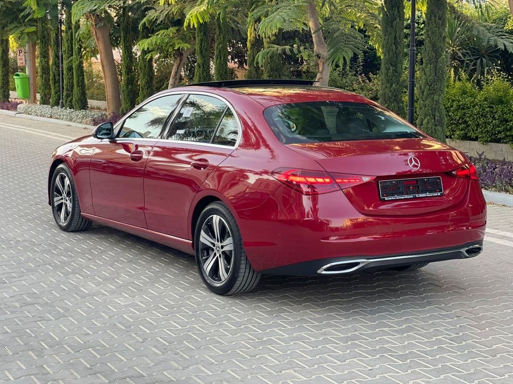 مرسيدس بنز الفئة سي C 180 2024 مستعملة