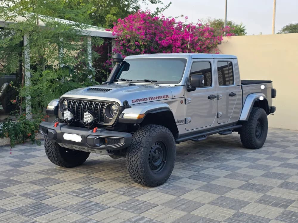 Used Jeep Gladiator 3.6L Sand Runner 4x4 2021