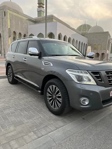 Used Nissan Patrol 5.6L SE Platinum 2013 Used Nissan Patrol 5.6L SE Platinum 2013 used_cars.forSale