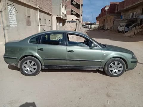 فولكس فاجن باسات 2.0 Sedan 2002 مستعملة