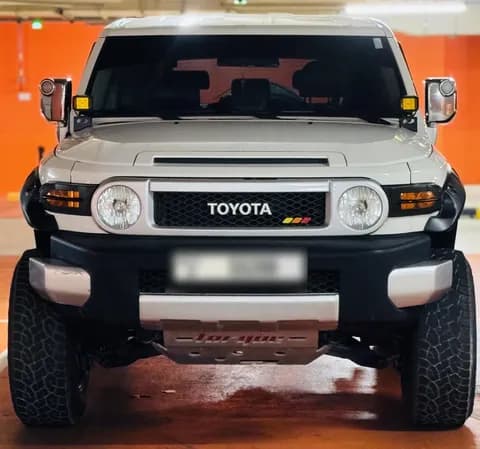 تويوتا اف جاي كروزر 4.0L GXR 2014 مستعملة تويوتا اف جاي كروزر 4.0L GXR 2014 مستعملة للبيع