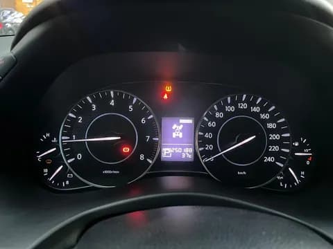 نيسان باترول 5.6L LE Platinum 2011 مستعملة نيسان باترول 5.6L LE Platinum 2011 مستعملة للبيع