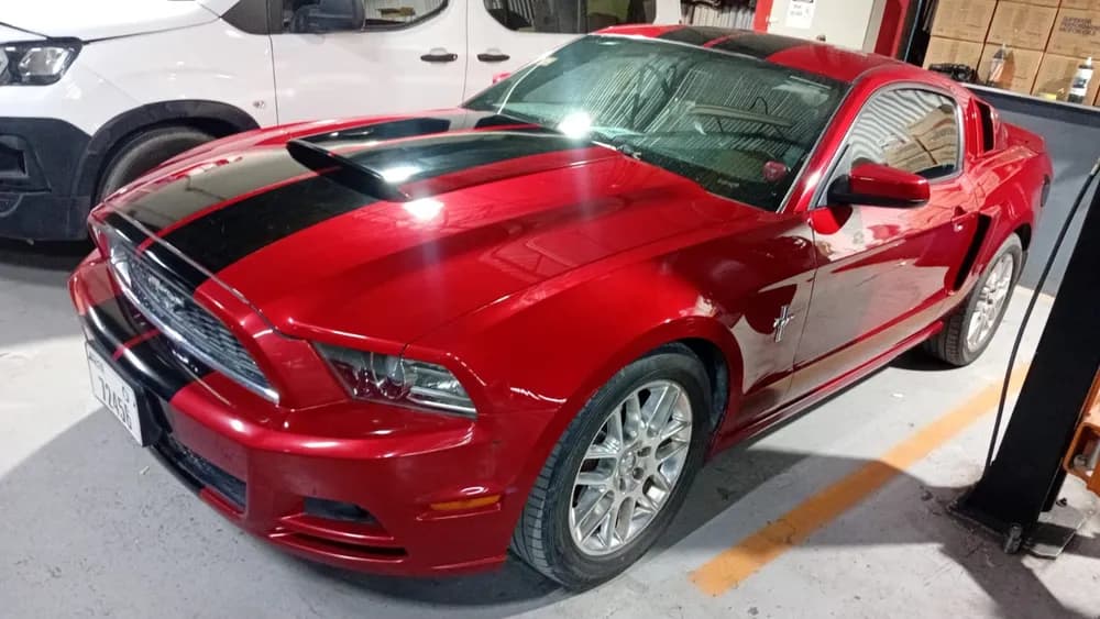 فورد موستانج 3.7L كوبيه 2013 مستعملة