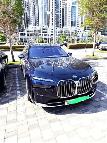 بي إم دبليو 7 سيريز 730Li 2023 مستعملة بي إم دبليو 7 سيريز 730Li 2023 مستعملة للبيع