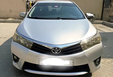 تويوتا كورولا 2.0 L SE 2014 مستعملة تويوتا كورولا 2.0 L SE 2014 مستعملة للبيع