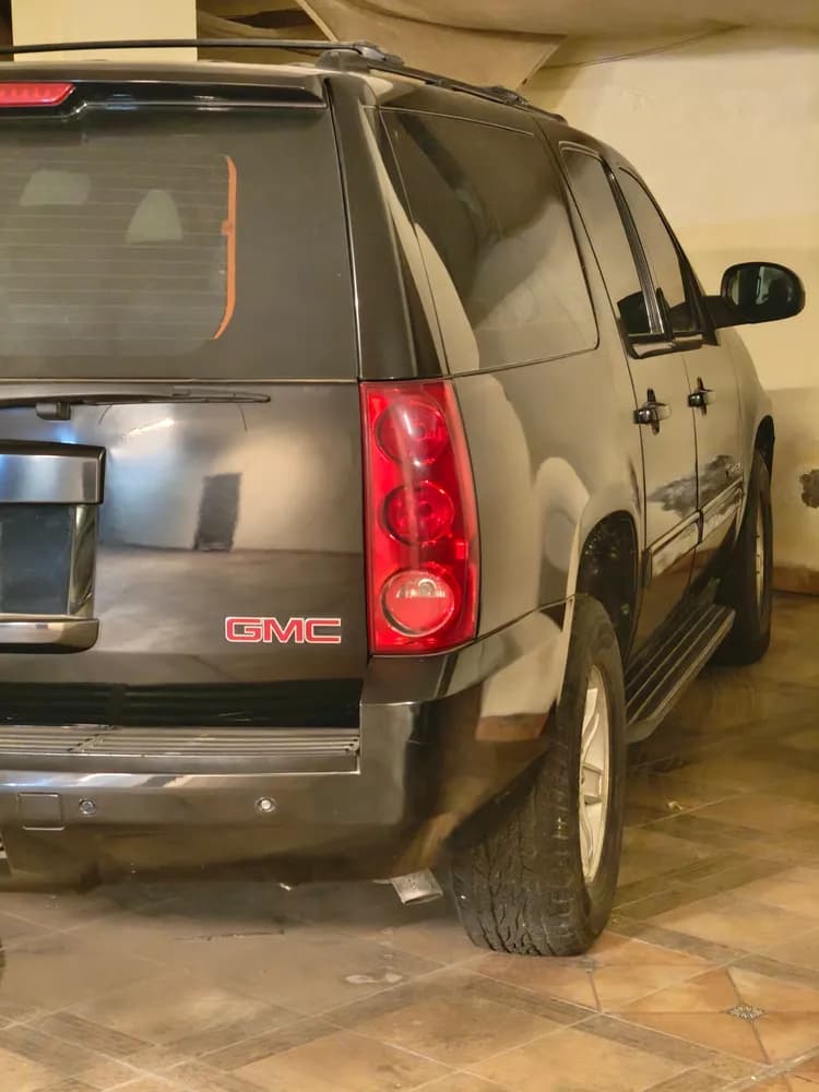 Used GMC Yukon XL 5.3L V8 SLE (2WD) 2011