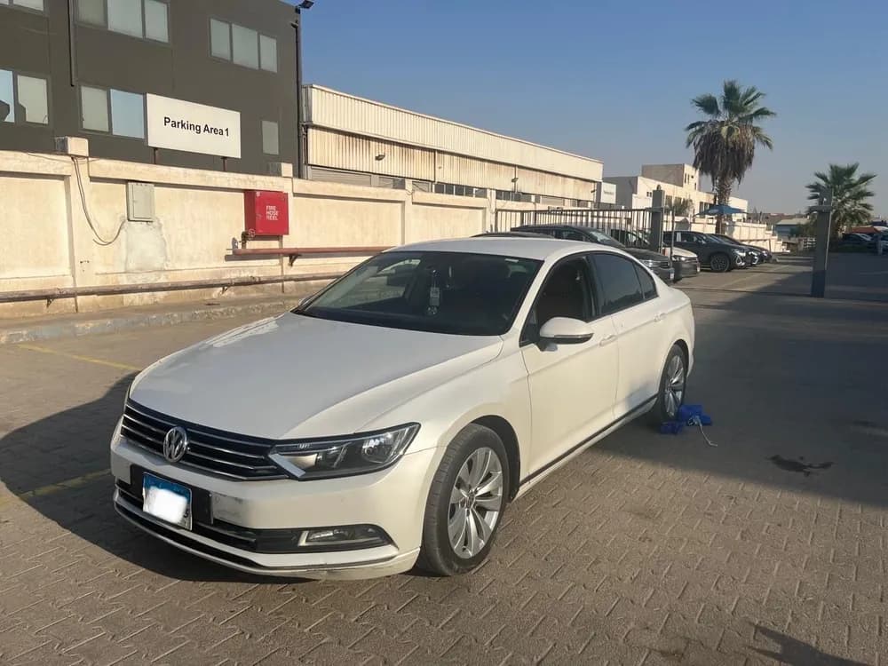 Used Volkswagen Passat 2.5L R-Line 2016