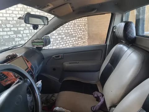 تويوتا هيلوكس 2.7 Single Cab 4x2 M/T Base 2009 مستعملة