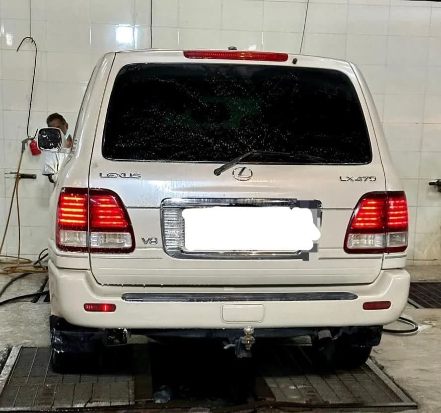 Used Lexus LX 600 Luxury AWD (7-Seats) 2004