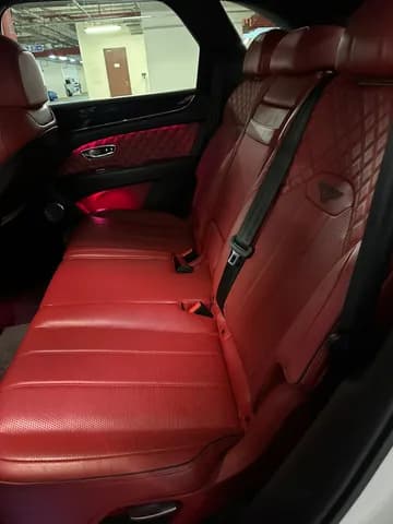 بنتلي بينتايجا 6.0L W12 2021 مستعملة بنتلي بينتايجا 6.0L W12 2021 مستعملة used_cars.forSale