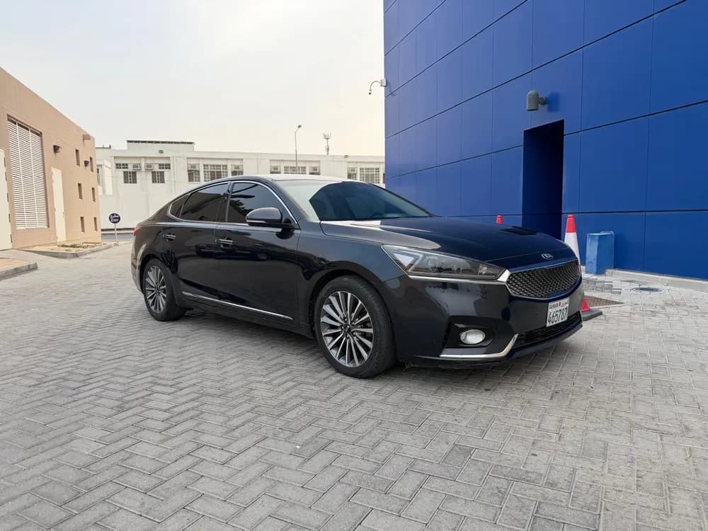 كيا كادينزا 4 Door 3.5L 2017 مستعملة