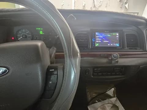 Used Ford Crown Victoria 4.6L 2011 Used Ford Crown Victoria 4.6L 2011 used_cars.forSale