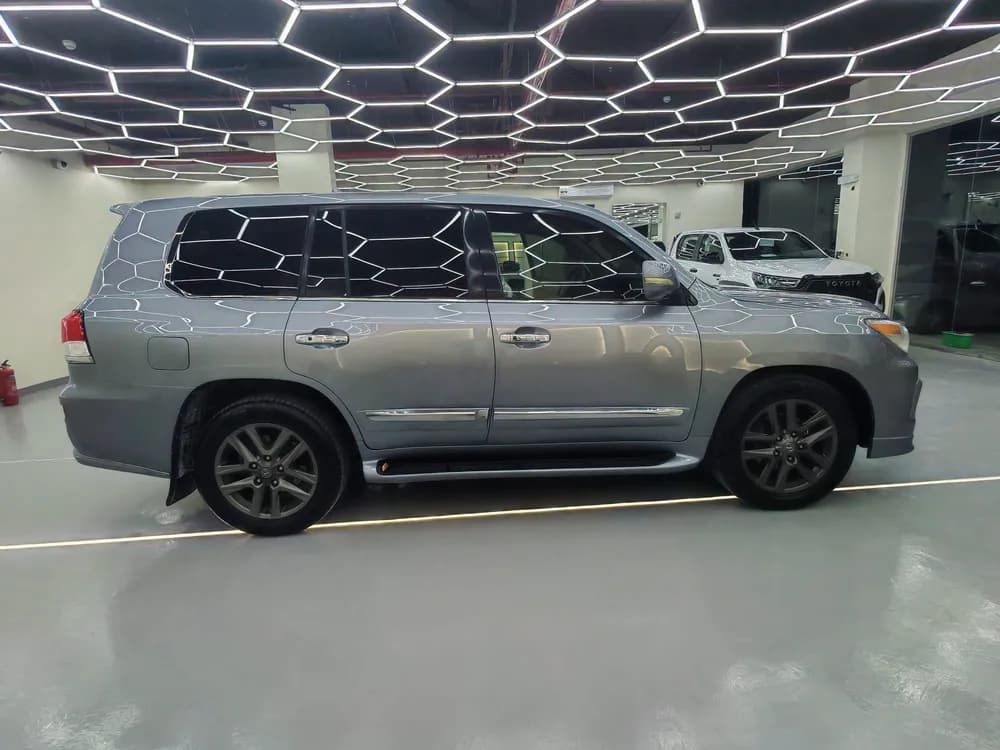 Used Lexus LX 570 5 door 5.7L 2012