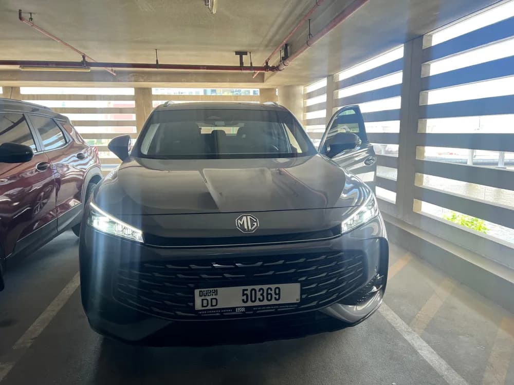 إم جي إتش إس 2-0t-luxury-awd 2025 مستعملة