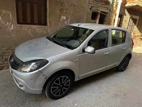 رينو سانديرو ستيبواي 1600 CC Manual 2012 مستعملة