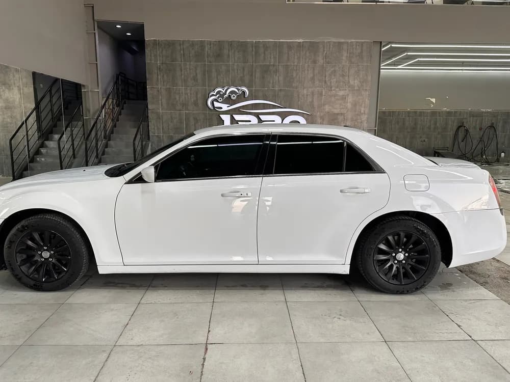 Used Chrysler 300C 3.6L 2014