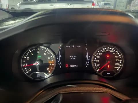 جيب رينيجيد 2.4L Sport 4x2 2017 مستعملة جيب رينيجيد 2.4L Sport 4x2 2017 مستعملة used_cars.forSale