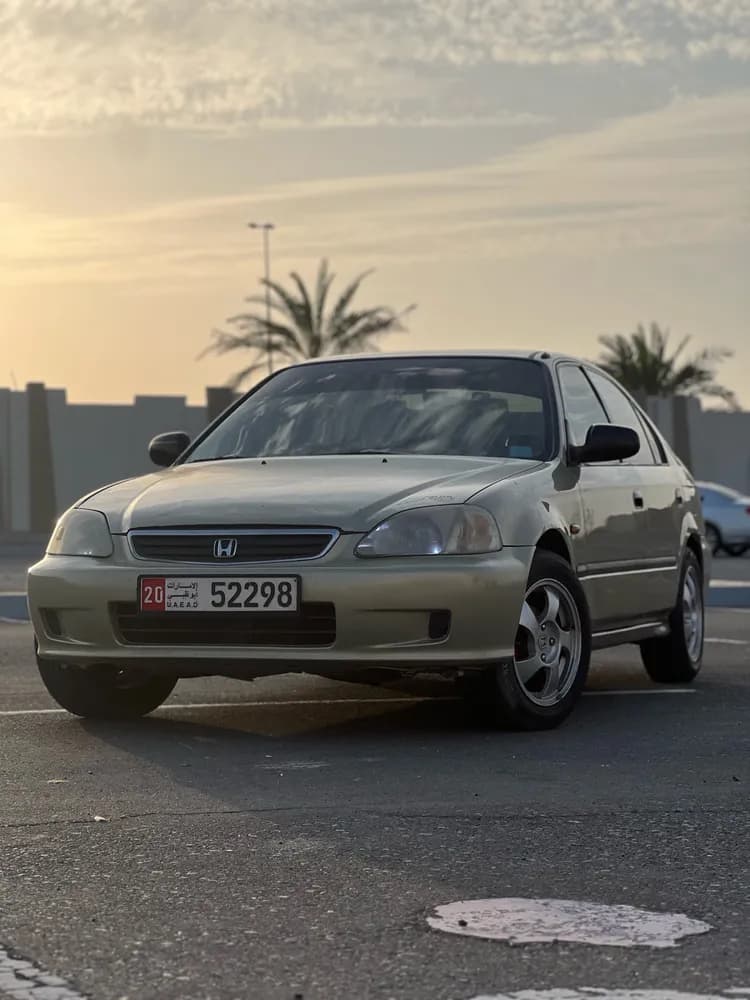 Used Honda Civic 4 door EXi 2000